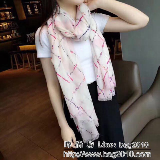 CHANEL香奈兒 2018專櫃最新款羊絨長巾 LLWJ6410